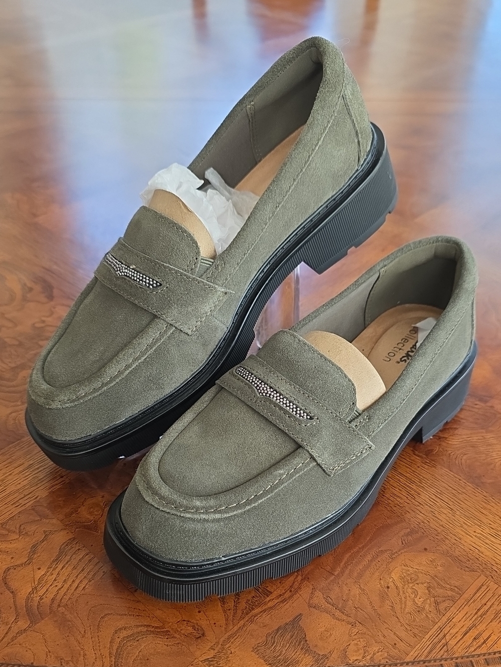 Clarks Collection Lauryl Step Loafers Dark Olive Suede Shoes size 7 M - NEW